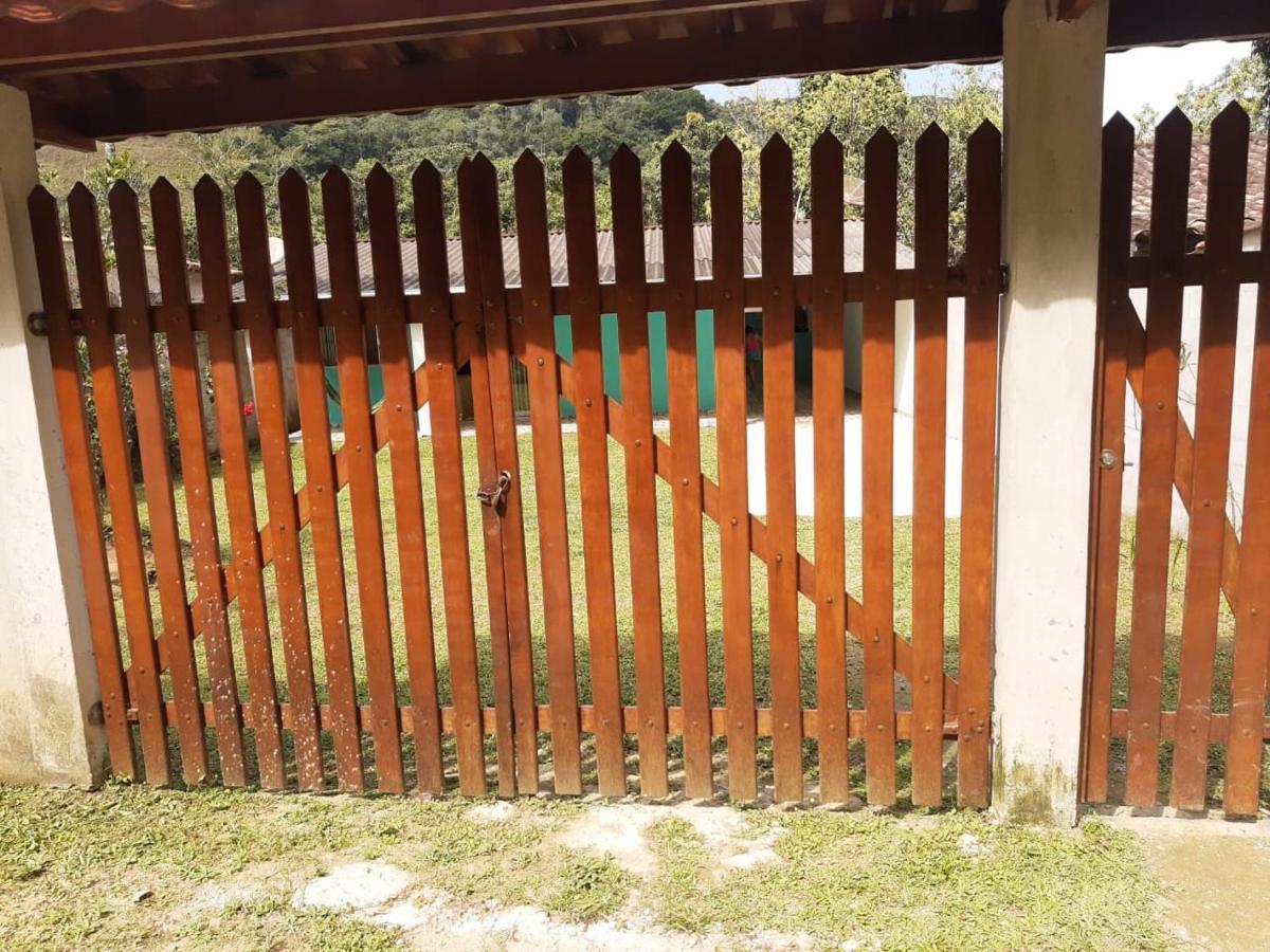 우바투바 Casa Ampla E Confortavel A 10 Minutos Praia Ubatumirim Cambuca 빌라 외부 사진